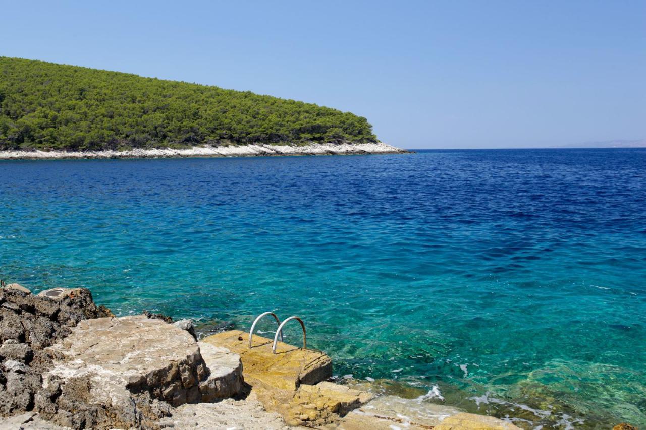 Unique Seaside Villa With Pool Vela Luka Exterior foto